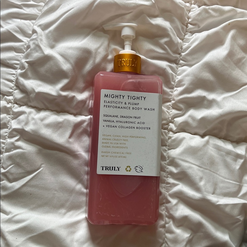TRULY mighty tighty body wash New unopened